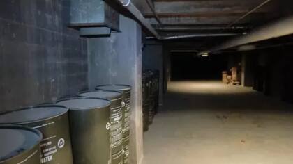 Los refugios son de poca altura y huelen a humedad.