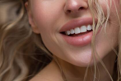 Los rellenos labiales, en los que se inyecta ácido hialurónico para aumentar el volumen de los labios, son cada vez más populares