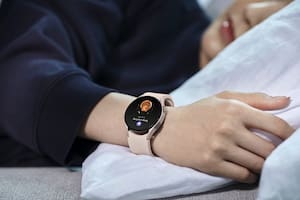 Los relojes inteligentes llevan una serie de sensores que permiten registrar la actividad física, el ritmo cardíaco o la calidad del sueño