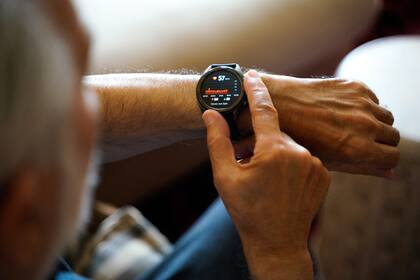 Los relojes inteligentes y pulseras deportivas permiten hacer una cuantificación de nuestro cuerpo, con una precisión sin precedente, pero los expertos advierten que no debe sustituir ni a los profesionales de la salud ni a la propia percepción sobre el cuerpo