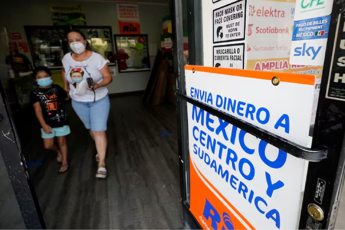 Los republicanos buscan gravar las remesas de dinero desde EE.UU..