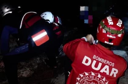 Los rescatistas encontraron su cuerpo sin vida, horas mas tarde. (Foto: DUAR)