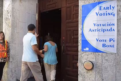 Los residentes de Florida pueden emitir su voto en tres modalidades: por correo, durante la votación anticipada o el mismo día de las elecciones