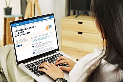 Los residentes que tramitan la licencia de conducir pueden demorar el trámite si cometen estos errores (Archivo)