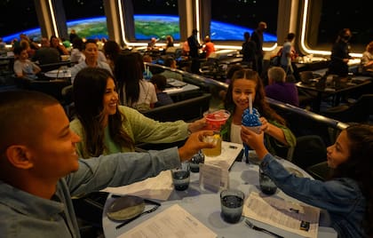 Los restaurantes temáticos dentro de los parques requieren reserva previa