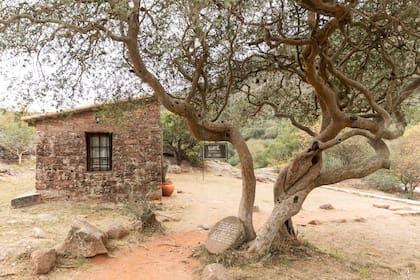 Los restos de Atahualpa Yupanqui descansan en Cerro Colorado.