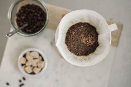 Los restos de café pueden convertirse en un aliado versátil