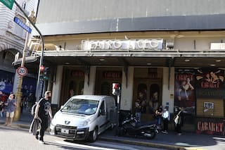 Los restos de Carlín Calvo son velados en el Teatro Liceo