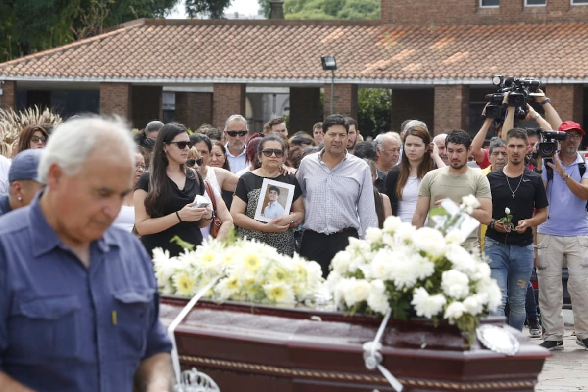 Los restos de Fernando Báez Sosa llegan al cementerio de Chacarita