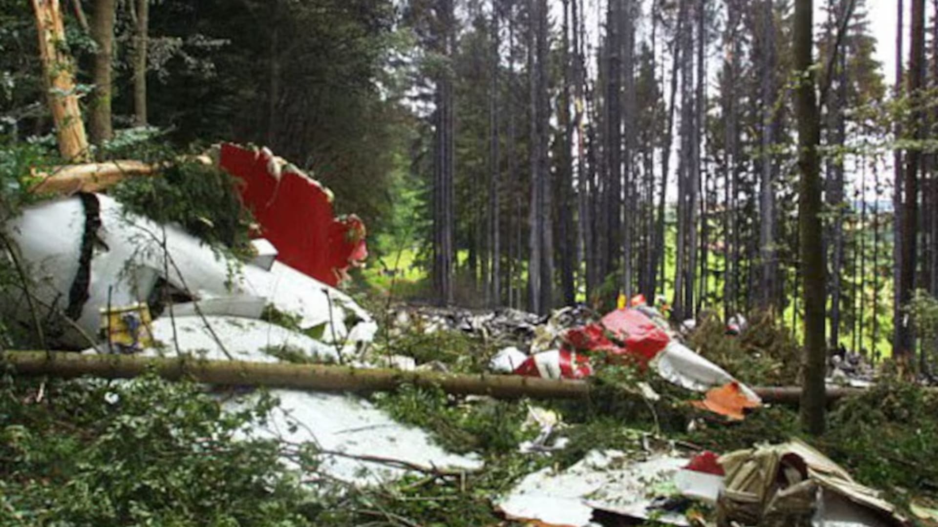 Los restos de los dos aviones quedaron esparcidos cerca de Überlingen, en el sur de Alemania, junto al lago Constanza