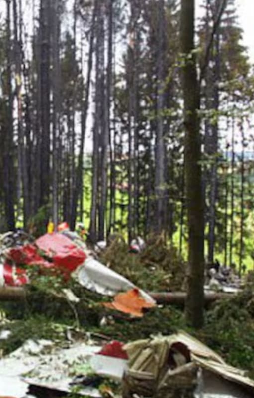 Los restos de los dos aviones quedaron esparcidos cerca de Überlingen, en el sur de Alemania, junto al lago Constanza