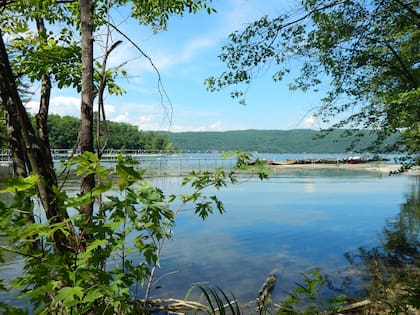 Los restos del jet fueron hallados en el Lago Champlain