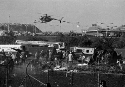 Los restos del avión y de las víctimas esparcidos por el lugar