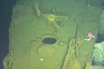 Los restos del destructor en la profundidad del océano