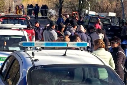 Los restos del menor de edad fueron recuperados minutos después de las 17 del domingo, a 500 metros del lugar del accidente