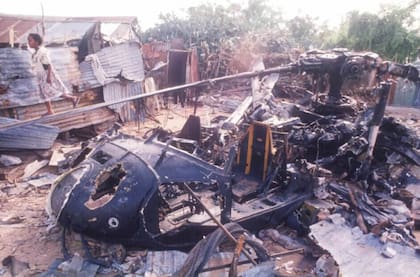 Los restos del Super Six Four, el Black Hawk que Mike Durant pilotaba cuando fue derribado sobre Mogadiscio el 3 de octubre de 1993