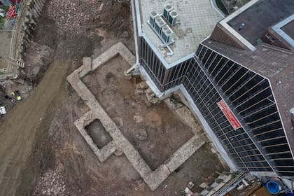 Los restos fueron descubiertos en la ciudad de Colonia y se supone que el espacio contenía 20.000 rollos