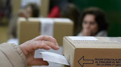 Los resultados de boca de urna del balotaje 2023 se deben difundir desde las 21 horas