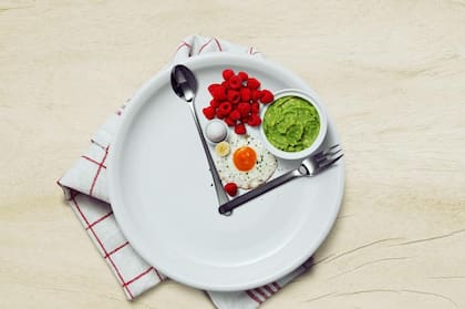 Los resultados indican que abstenerse de comer por la mañana no implica ningún beneficio