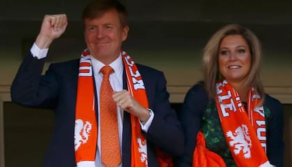 Los reyes de Holanda alentaron a la selección en la primera ronda.