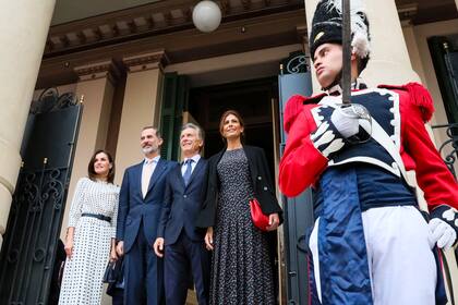 Los reyes Letizia y Felipe VI, el presidente Macri y su esposa, Juliana Awada