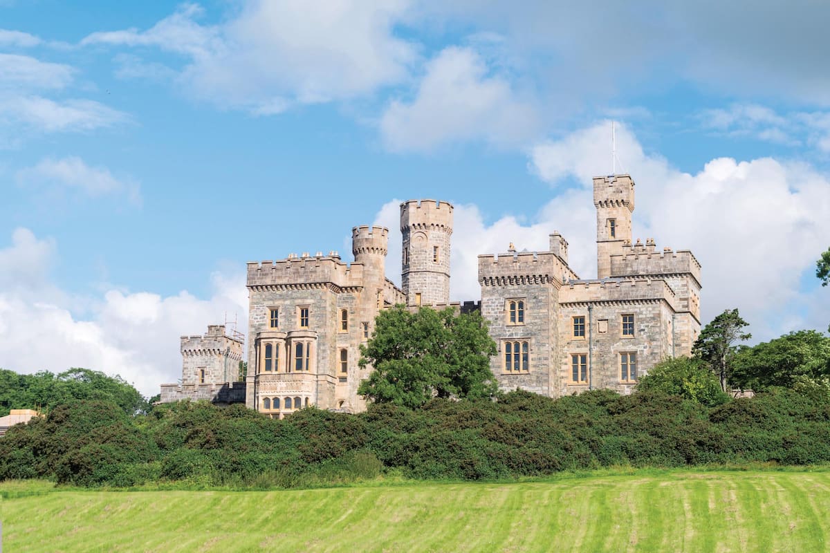 Los Reyes valoraron que el colegio ofrece “una experiencia educativa estimulante y transformadora”, aprecian el “espíritu abierto y crítico” y que no tenga “ningún condicionamiento religioso, político o de cualquier otro signo”