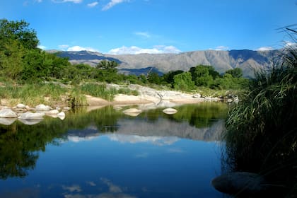 Los ríos de la zona presentan una gran belleza natural, pero se debe ser precavido en caso de sumergirse.