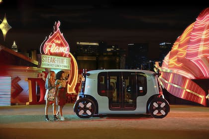 Los robotaxis de Amazon-Zoox están empezando a ofrecer viajes gratuitos por algunas zonas de Las Vegas como parte del lanzamiento de su servicio sin conductor. (Zoox Inc. vía AP)