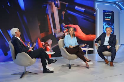 Los robots no toman decisiones, no operan solos y tampoco reemplazan al médico
