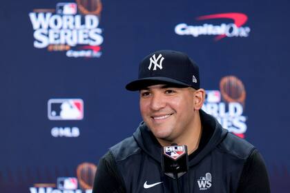 Los Rojos adquieren al experimentado receptor José Trevino en un intercambio con los Yankees