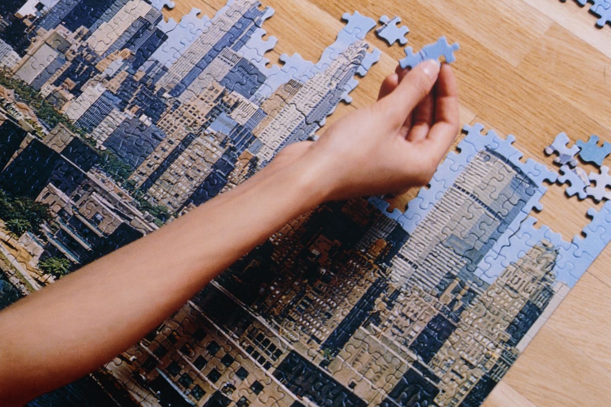 Los rompecabezas gigantes pueden ser una gran tarea para hacer en familia y con amigos