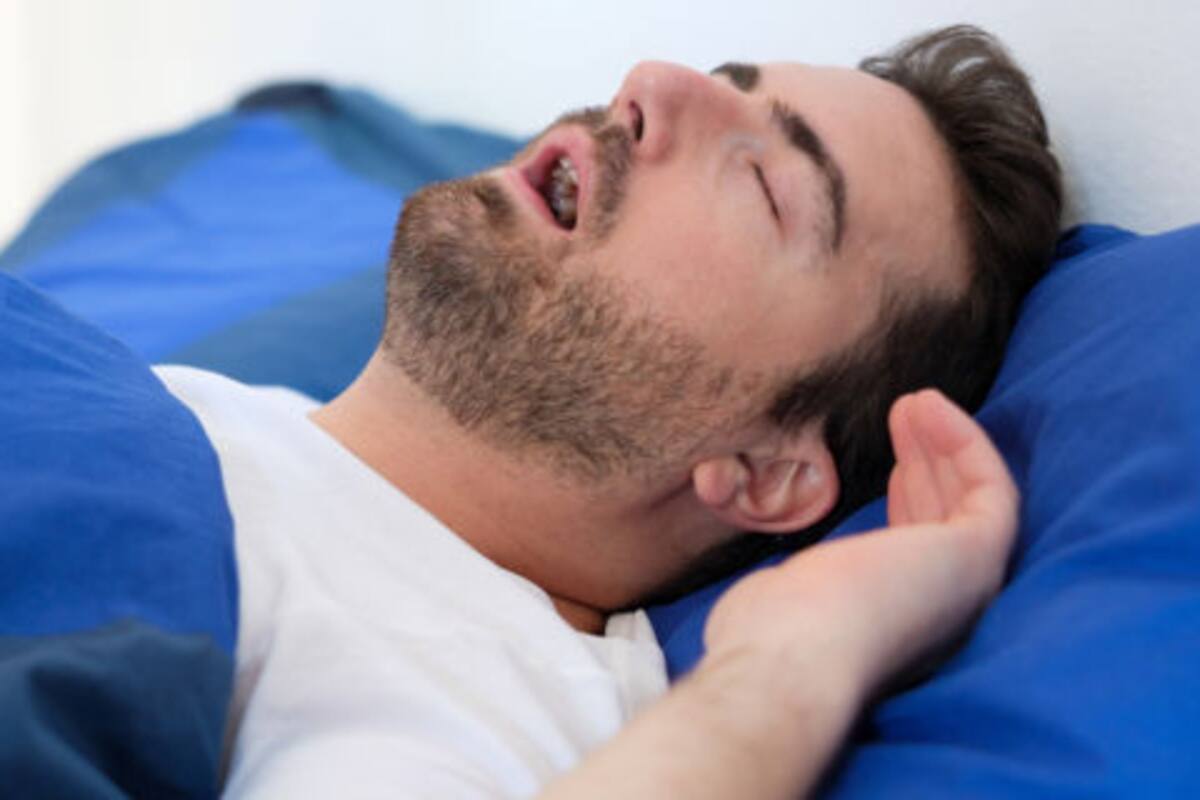 Los ronquidos se producen por obstrucciones en las vías respiratorias que pueden venir de la retención de líquidos