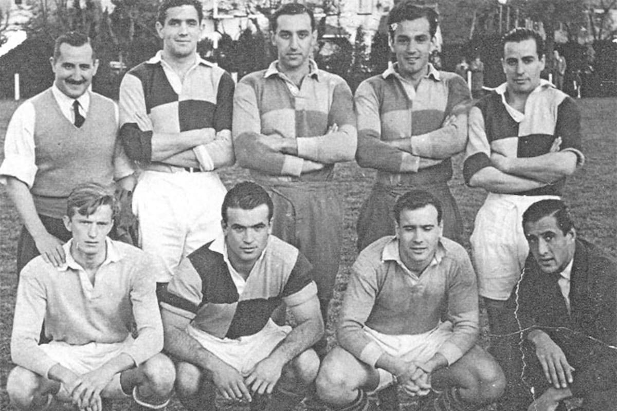 Los rugbiers de C.U.B.A. con la camiseta de Atalaya en un torneo de Seven. En el campeonato XV de URBA de 1955, El Gráfico los presentó como "serios candidatos al título".