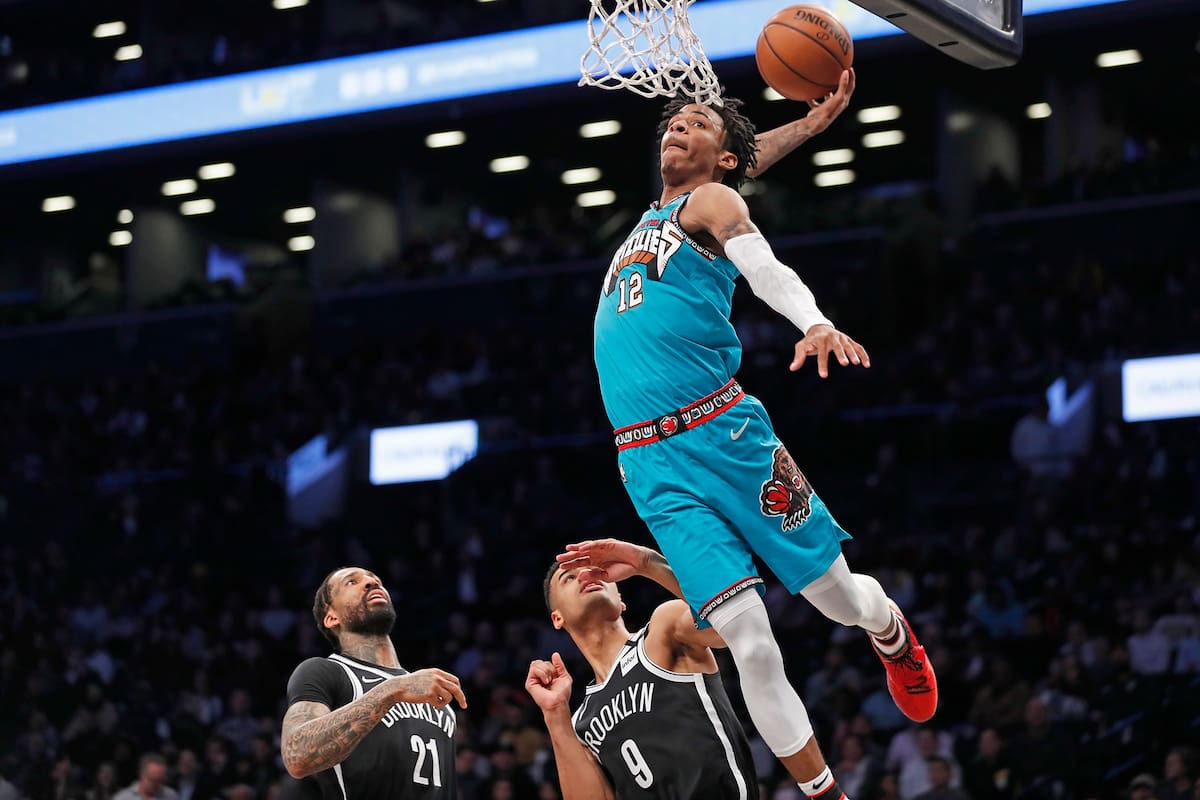 Los saltos acrobáticos y las fabulosas volcadas son una de las características que más sorprenden del juego de Ja Morant, el Rookie del año