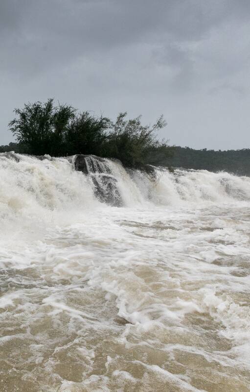 Los saltos se forman sobre el río Uruguay.