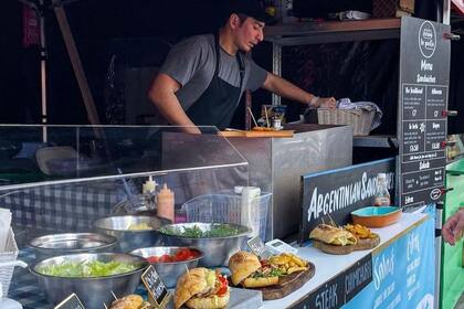 Los sandwiches de carne y el chimichurri, los preferidos