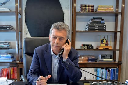 Los secretos del teléfono rojo de Macri