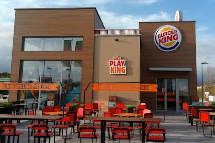 Los seguidores de Burger King tienen motivos para celebrar antes de Navidad, ya que la popular cadena de comida rápida lanzó un evento especial que dura todo diciembre (Archivo)