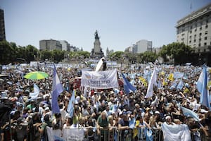 Los seguidores de Milei que se acercaron hasta el Congreso para la asunción de Milei