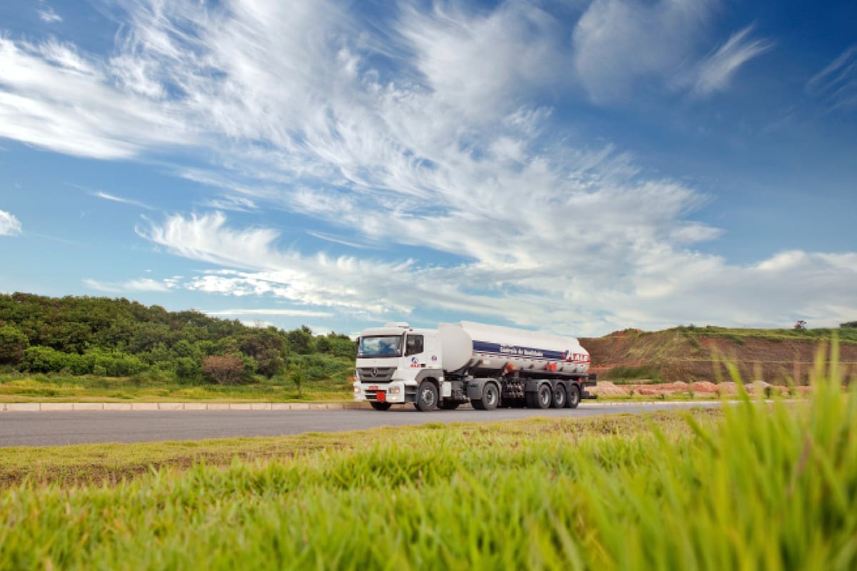 Los seis sospechosos eran empleados de un distribuidor de leche que trabajaba con McArthur Dairy, una reconocida empresa láctea de EE.UU.