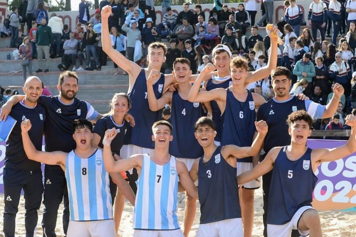 Los seleccionados de Beach Handball buscarán quedarse con la medalla de oro este domingo frente a Brasil