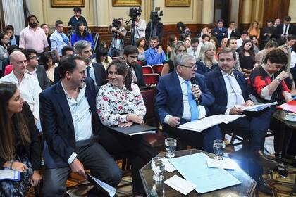 Los senadores analizaron el proyecto en comisión