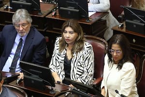 La oposición quiere evitar que prospere la intervención de la oficina que audita el costo de las leyes