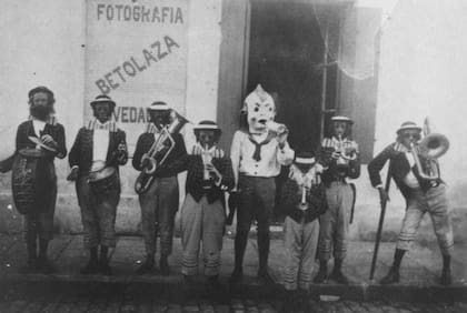Los Siete y Medio frente a Betolaza.