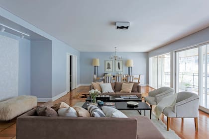 Los sillones y la mesa de hierro y paraíso vinieron de la casa anterior.