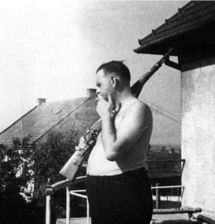 Los sobrevivientes de Płaszów recordaron la crueldad de Amon Göth, que golpeaba a los prisioneros, disparaba contra ellos y adiestraba a sus perros para atacarlos