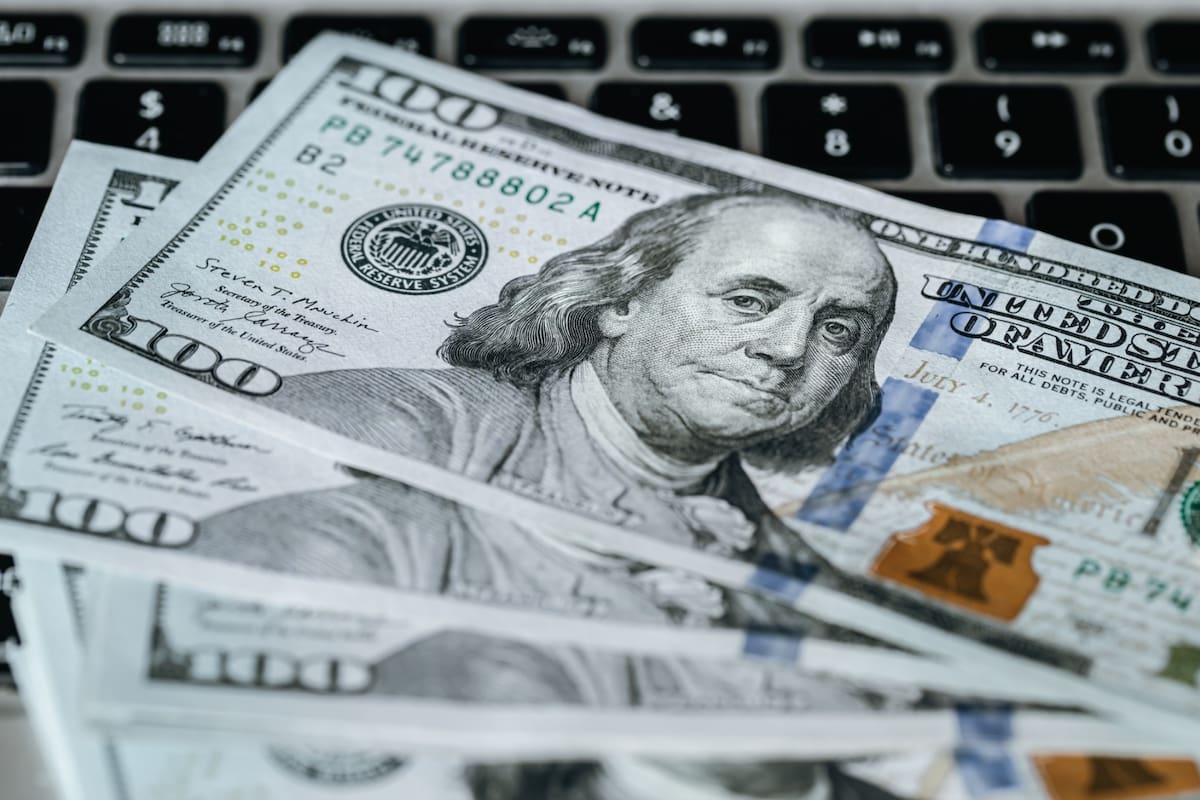 Los solicitantes de un parole humanitario deben tener un patrocinador en EE.UU. que se comprometa a brindarles apoyo financiero.