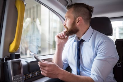 Los solicitantes del puesto de chofer de autobus deben aprobar un examen
