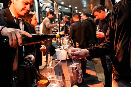 Los sommeliers de Bonvivir acompañarán la experiencia para recomendar vinos y orientar las degustaciones entre las más de 200 opciones disponibles