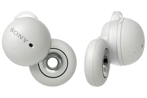 Los Sony Linkbuds pesan 4 gramos y tienen un diseño en forma de anillo para dejar pasar el sonido ambiente